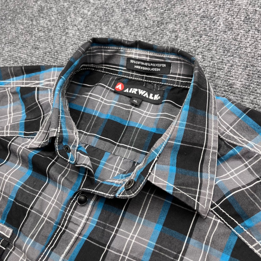 Airwalk Skater Grunge Plaid Black Blue Short Sleeve Button Down Shirt